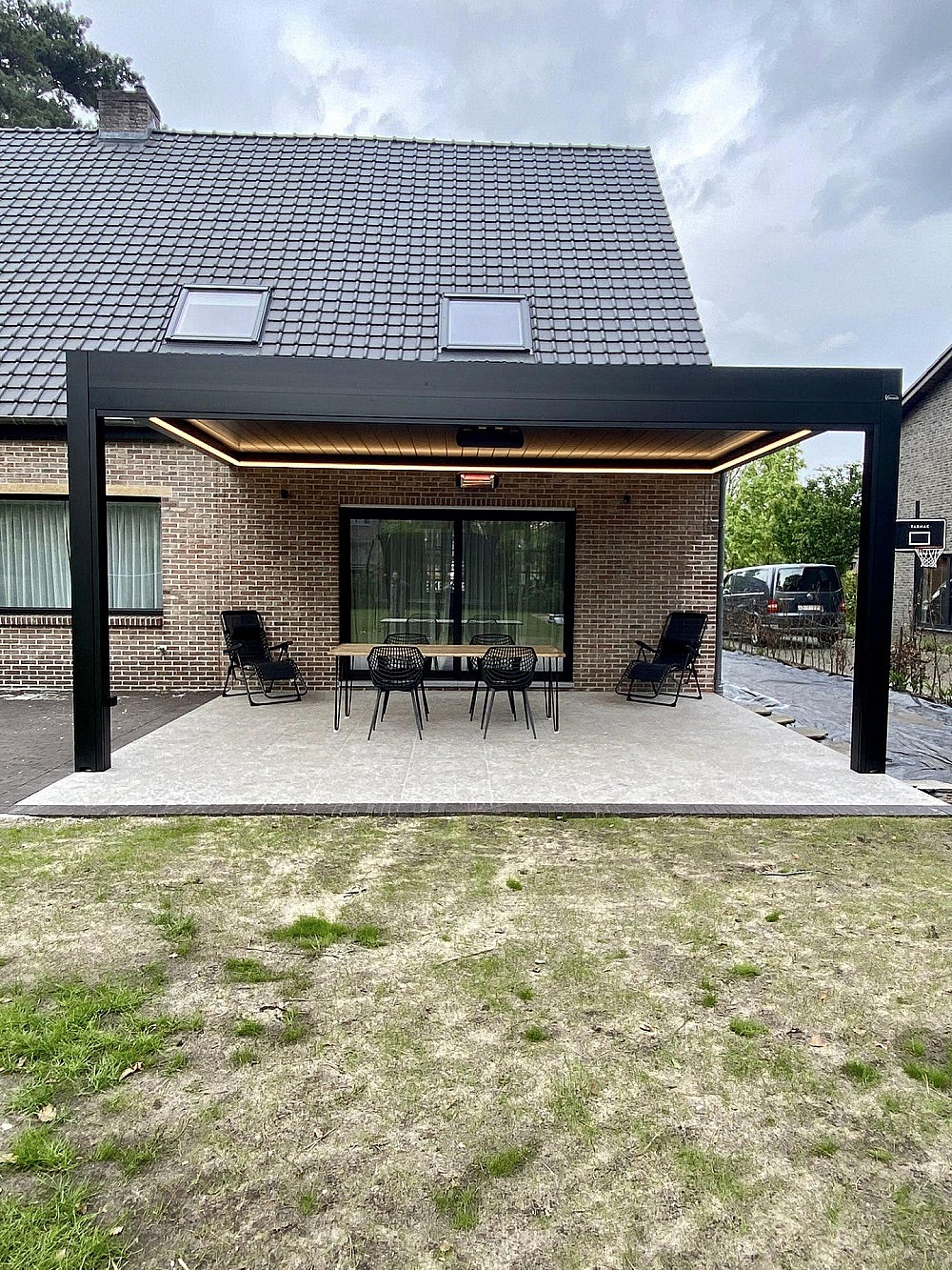 V870 Arezzo met screen en heater Brasschaat 2