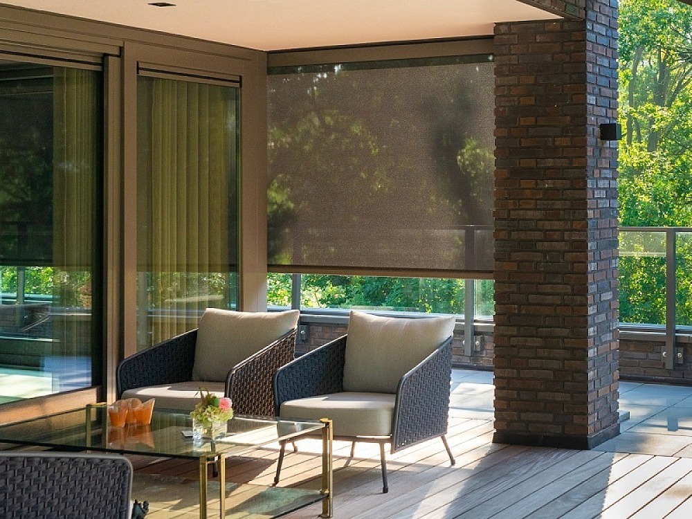 Solar screen op zonne energie met batterij op zonnecellen resize