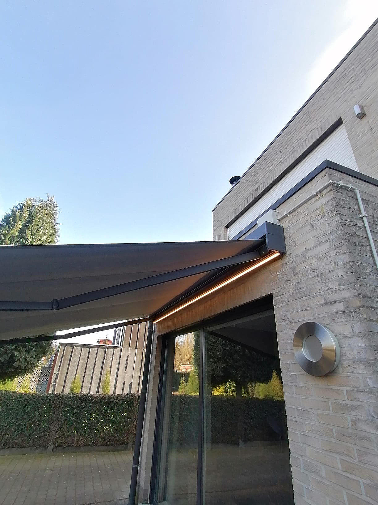 V460 Santander knikarmscherm met ledstrip Brasschaat 3