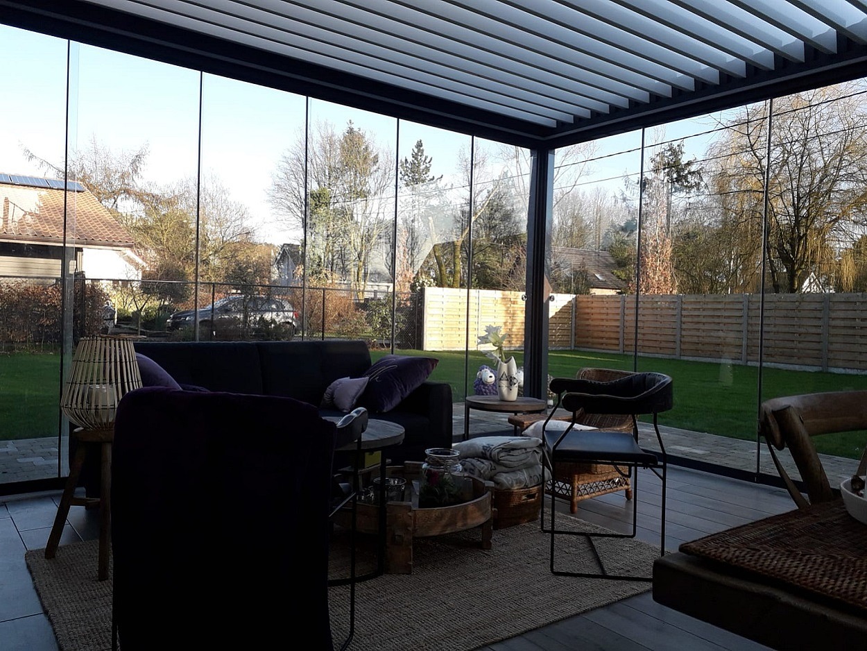 V870 Arezzo lamellendak incl afsluiting met talamanca glazenschuifwanden en V599 ritzscreens Brecht 6