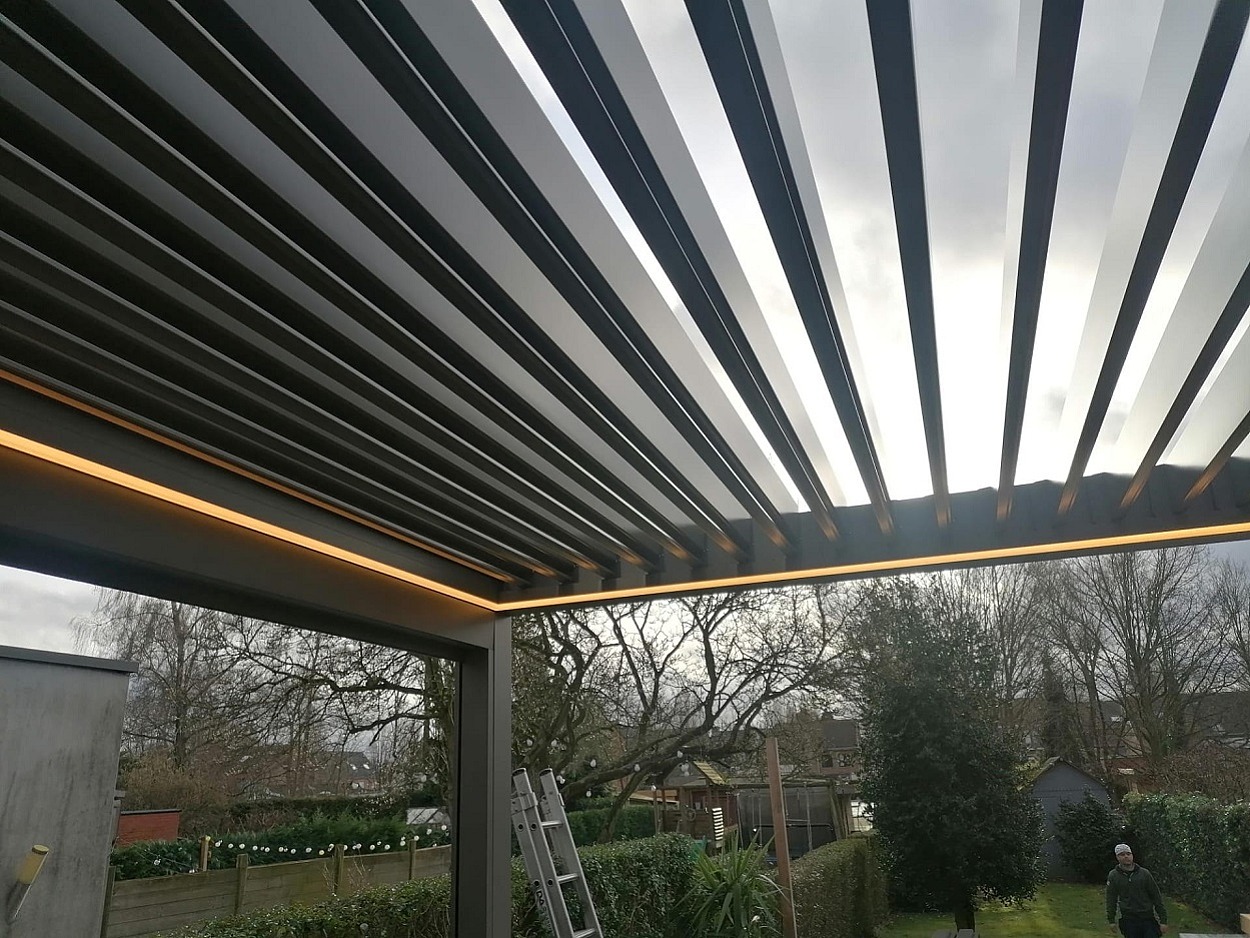 V870 Arezzo lamellendak met arezzoscreens en dimbaar ledverlichtin Brasschaat 6