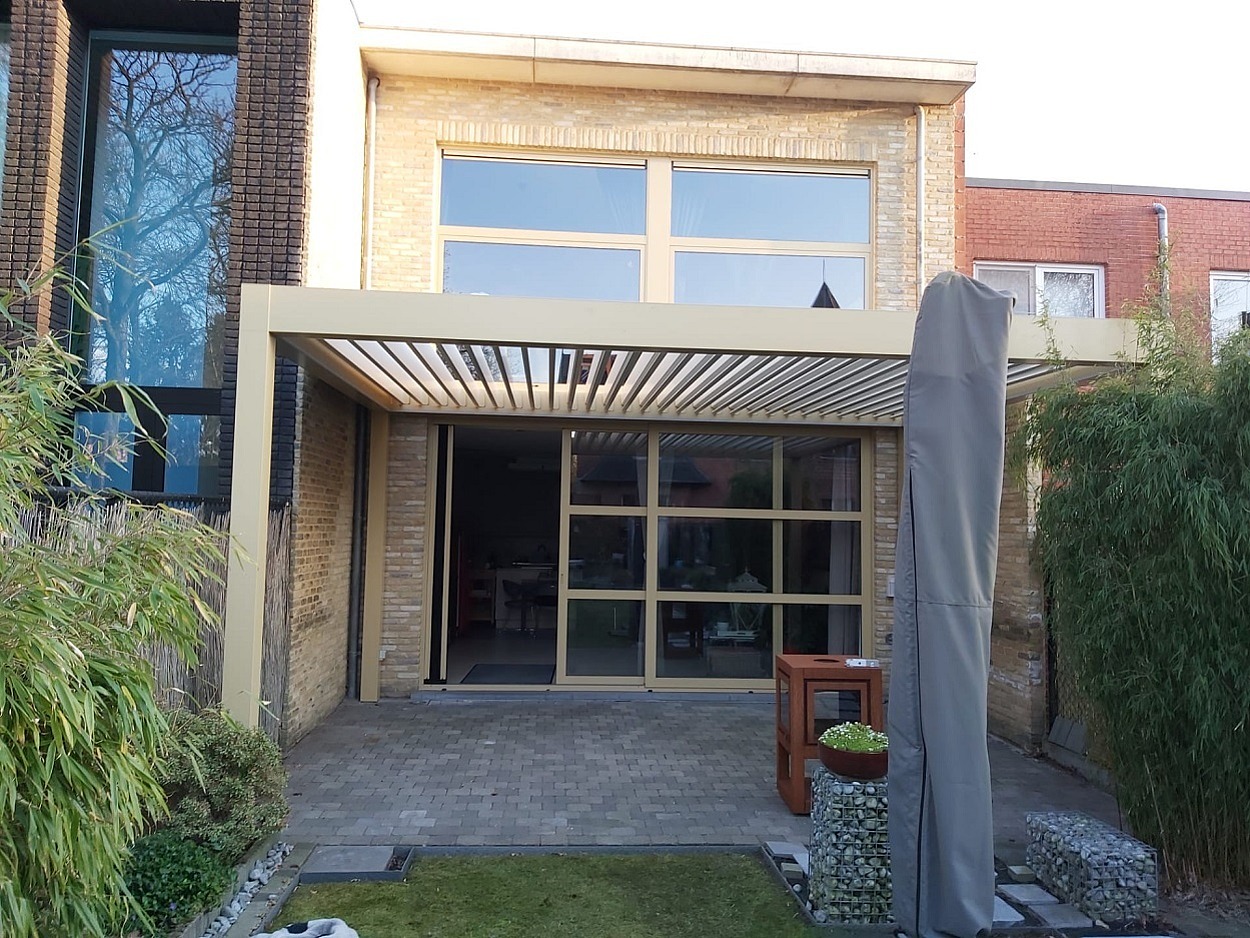 V870 Arezzo lamellendak met ledverlichting Brasschaat