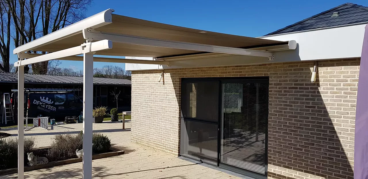 zonwering voor veranda - mooi geheel - zonwerend doek - veranda zonwering