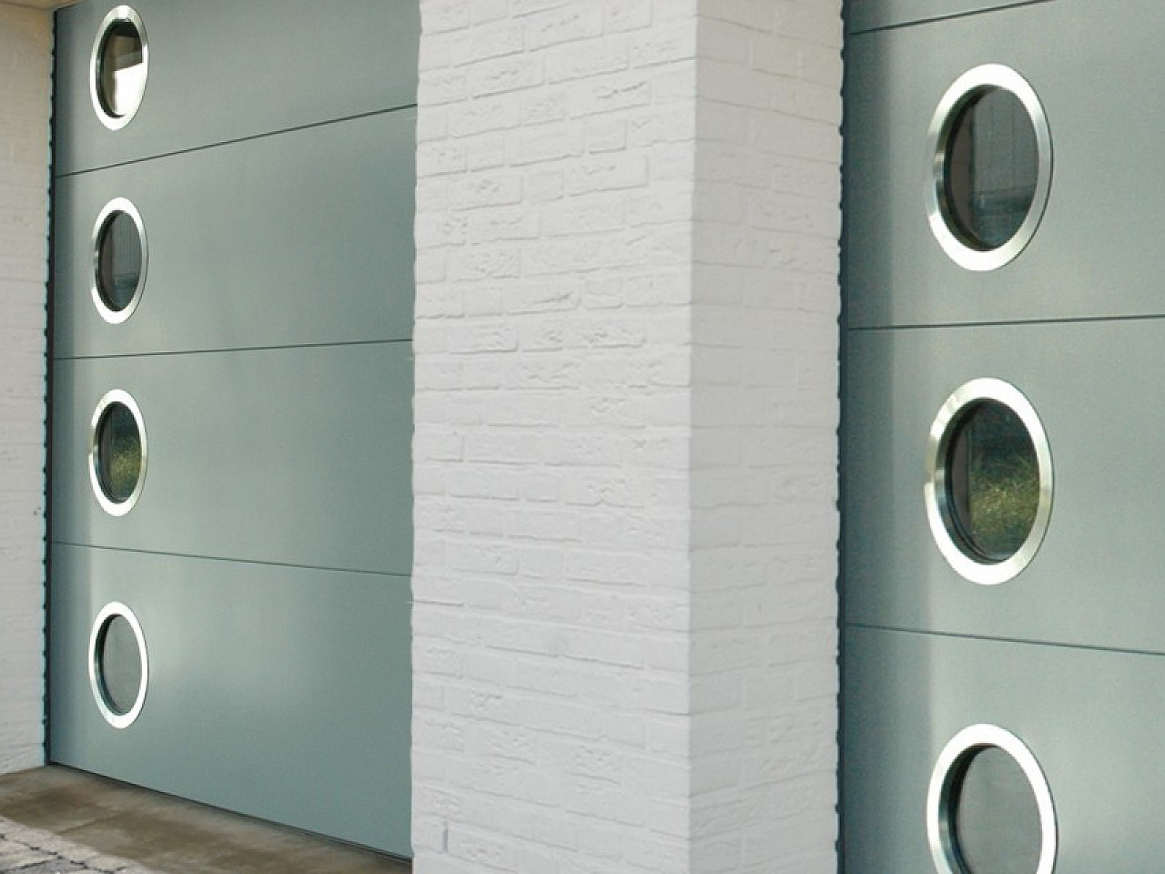 stalen sectionaalpoorten - sectionaalpoort | satin grey - extra zwenkruimte - met isolatie - elektrische aandrijving - hedendaags - garage