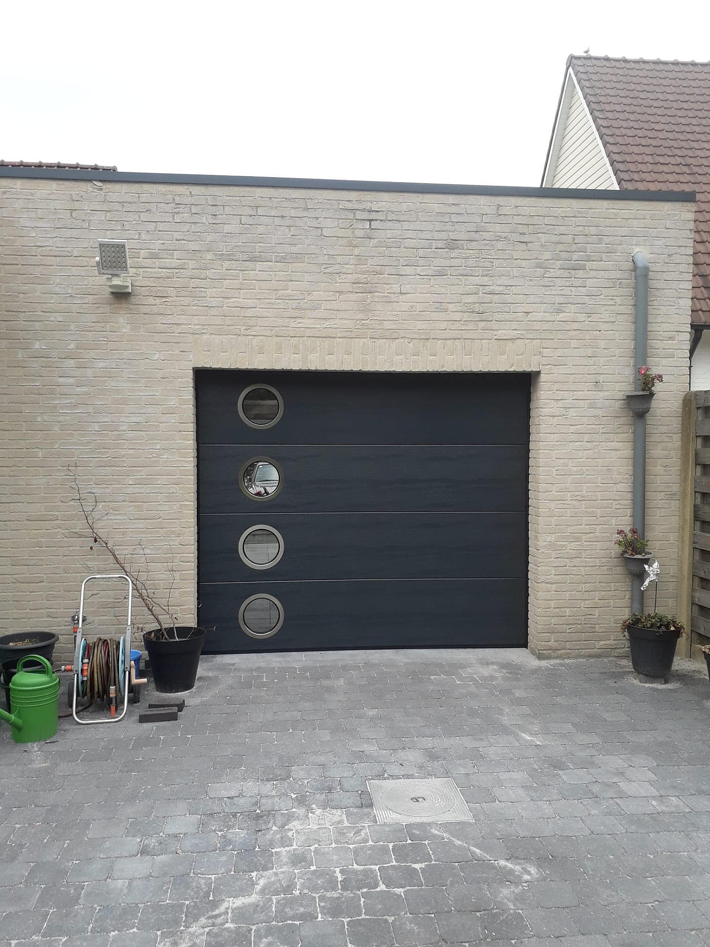 Sectionaalpoort elektrisch Brasschaat 2