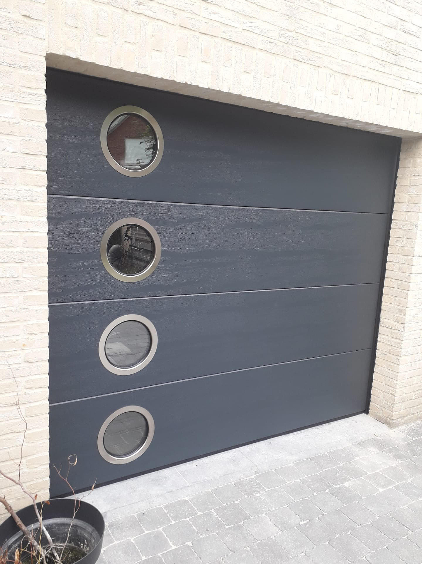 Sectionaalpoort elektrisch Brasschaat