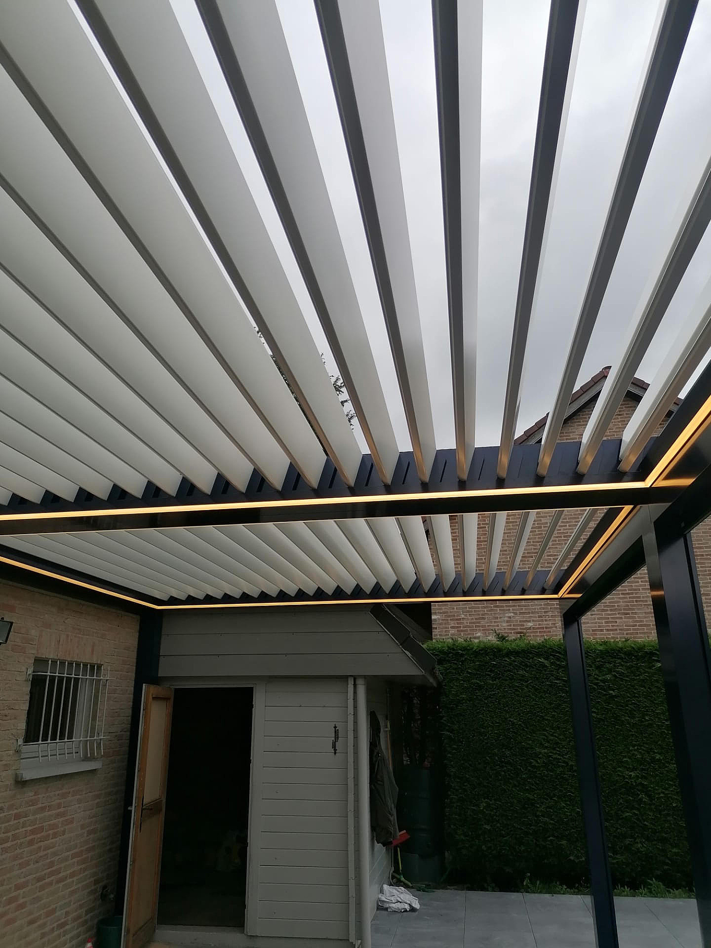 V870 Arezzo lamellendak gekoppeld met arrezoscreens Sint Job Int Goor 6