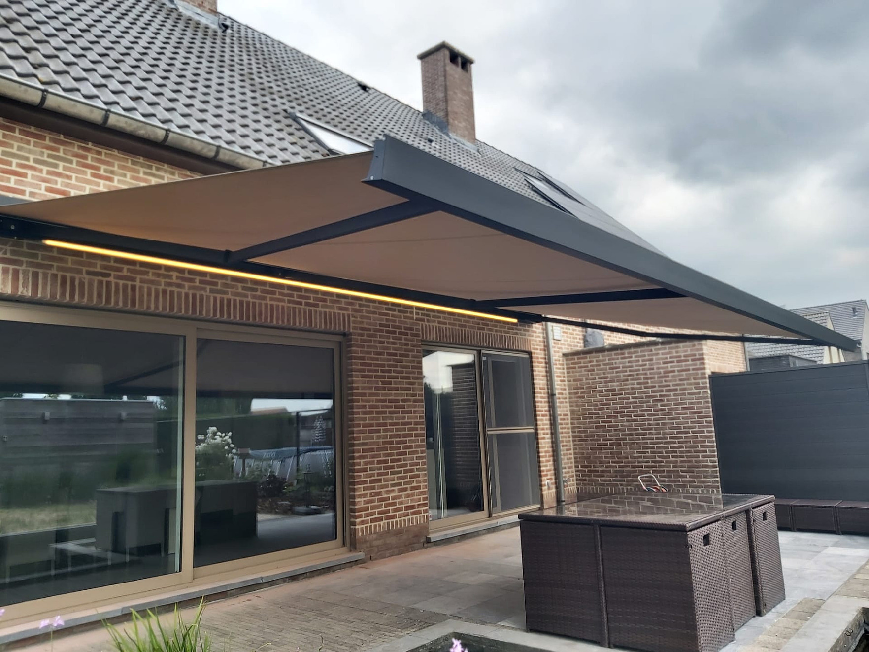 V460 Santander met ledstrip dimbaar Beveren 4