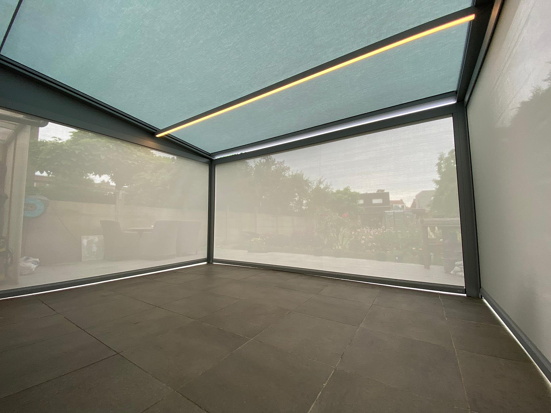 V642 Tumba terrasoverkapping en V550 ritzscreens Ekeren