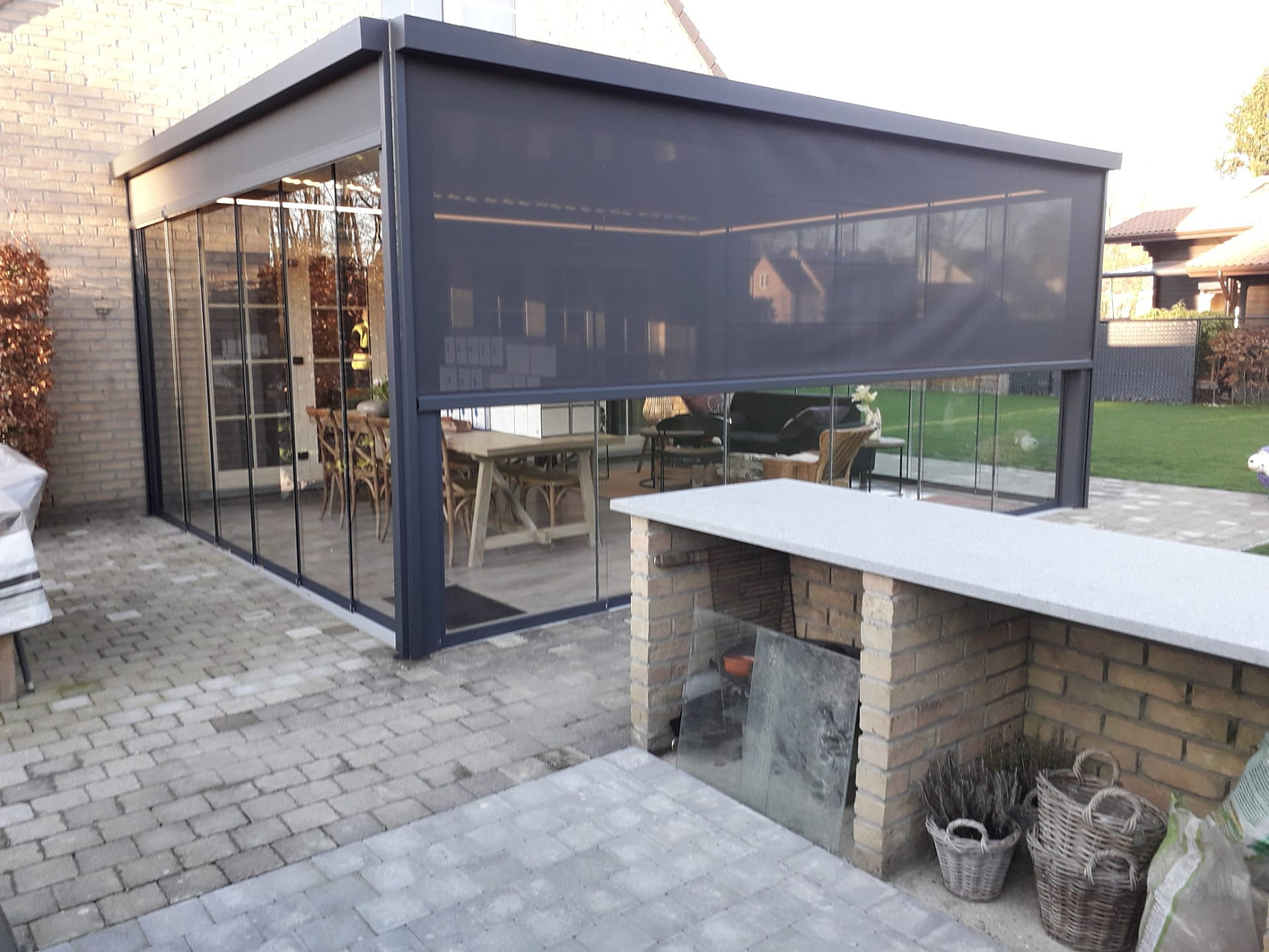 V870 Arezzo lamellendak incl afsluiting met talamanca glazenschuifwanden en V599 ritzscreens Brecht 2