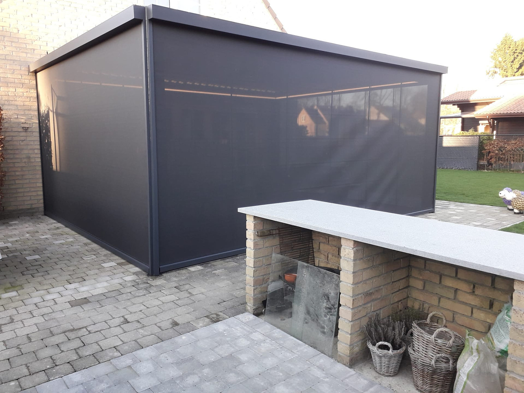 V870 Arezzo lamellendak incl afsluiting met talamanca glazenschuifwanden en V599 ritzscreens Brecht 3