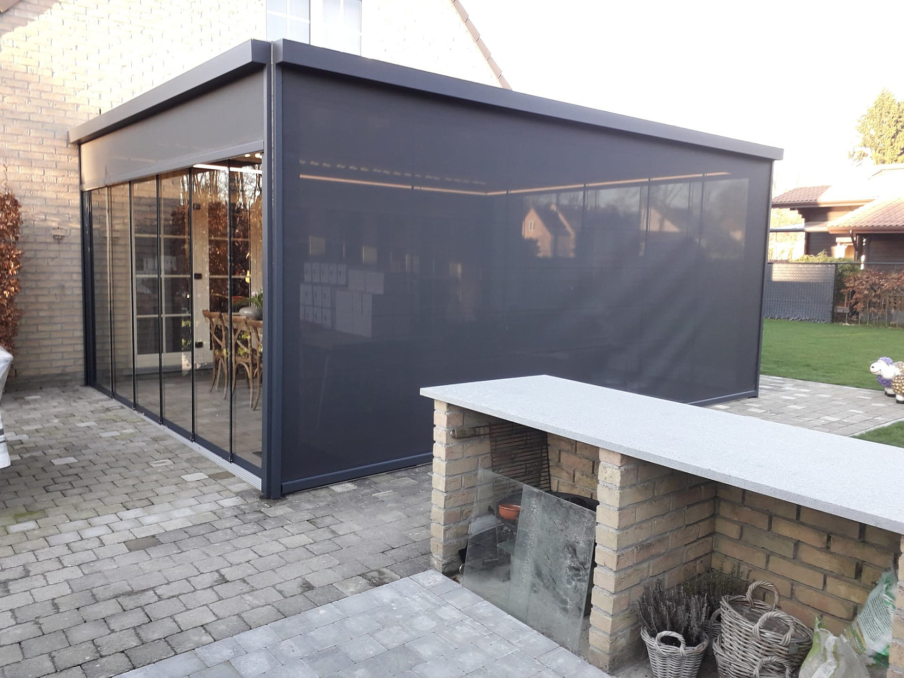 V870 Arezzo lamellendak incl afsluiting met talamanca glazenschuifwanden en V599 ritzscreens Brecht 4