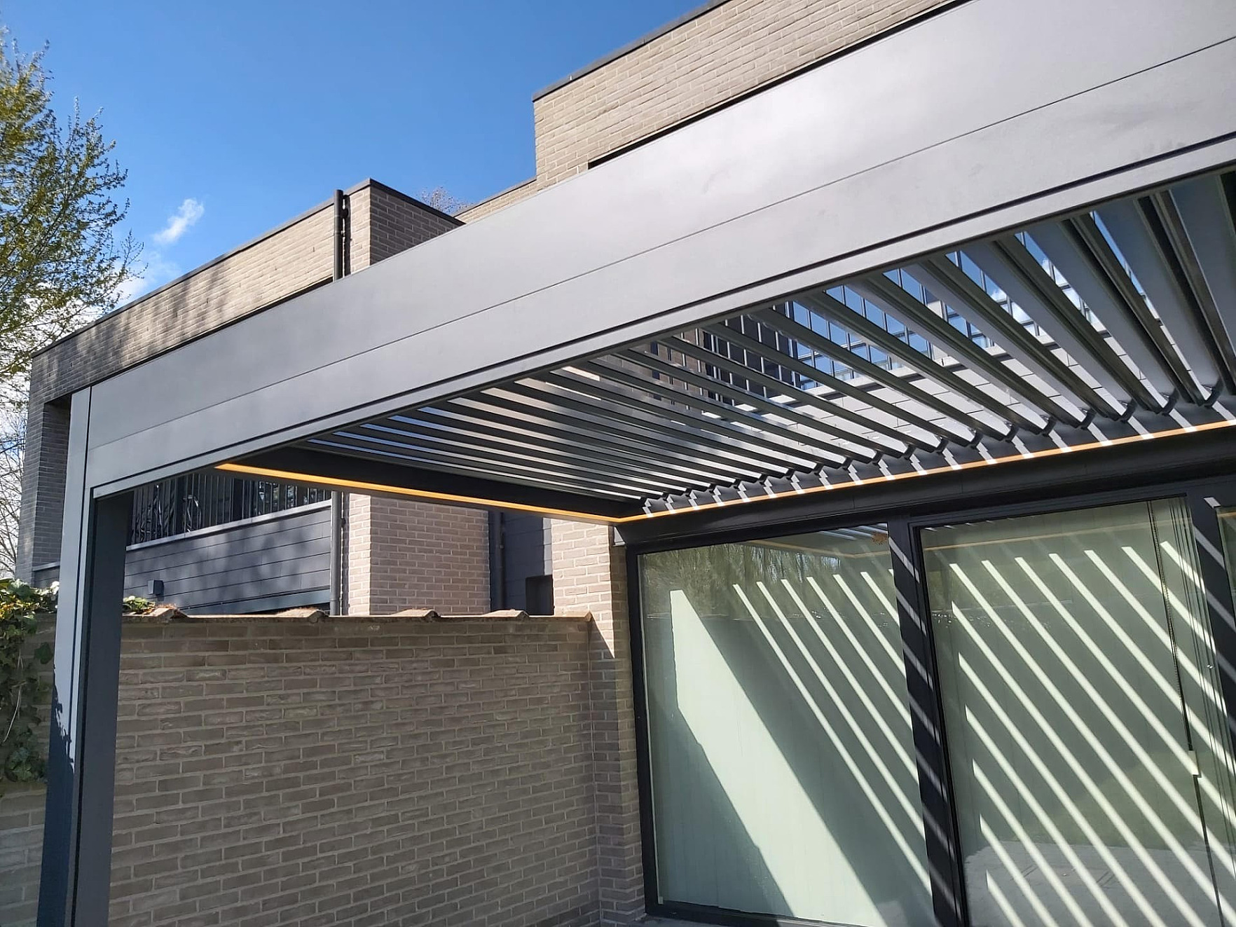 V870 Arezzo lamellendak met arezzoscreen Brasschaat 3 500333