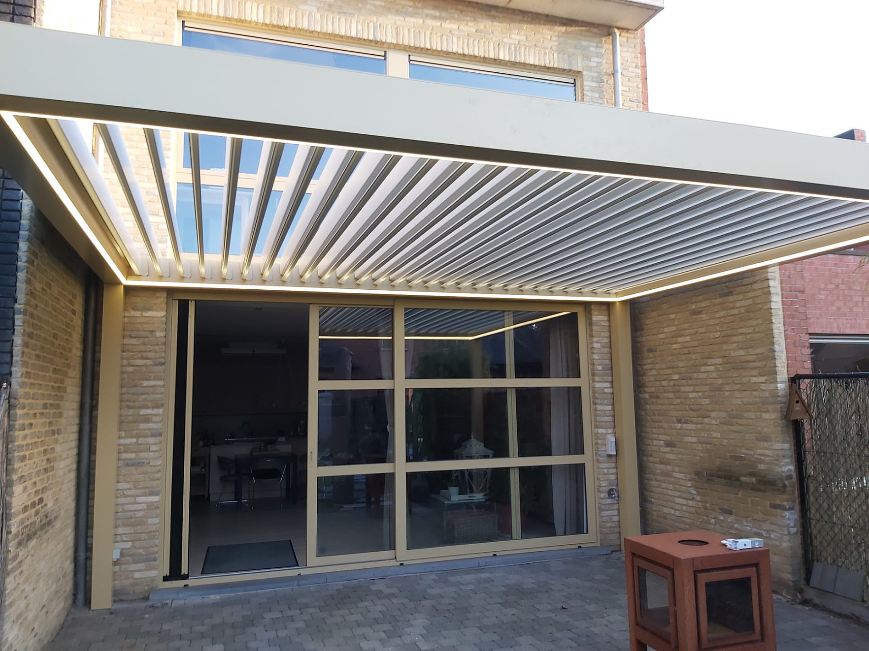 V870 Arezzo lamellendak met ledverlichting Brasschaat 2