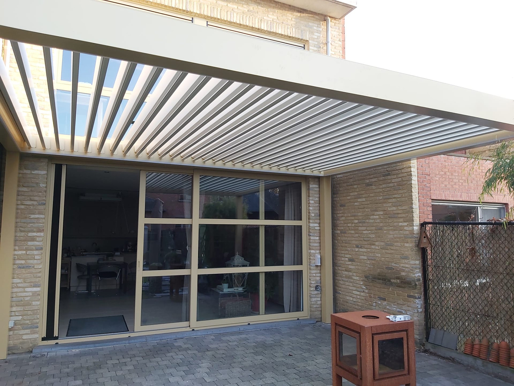 V870 Arezzo lamellendak met ledverlichting Brasschaat 3
