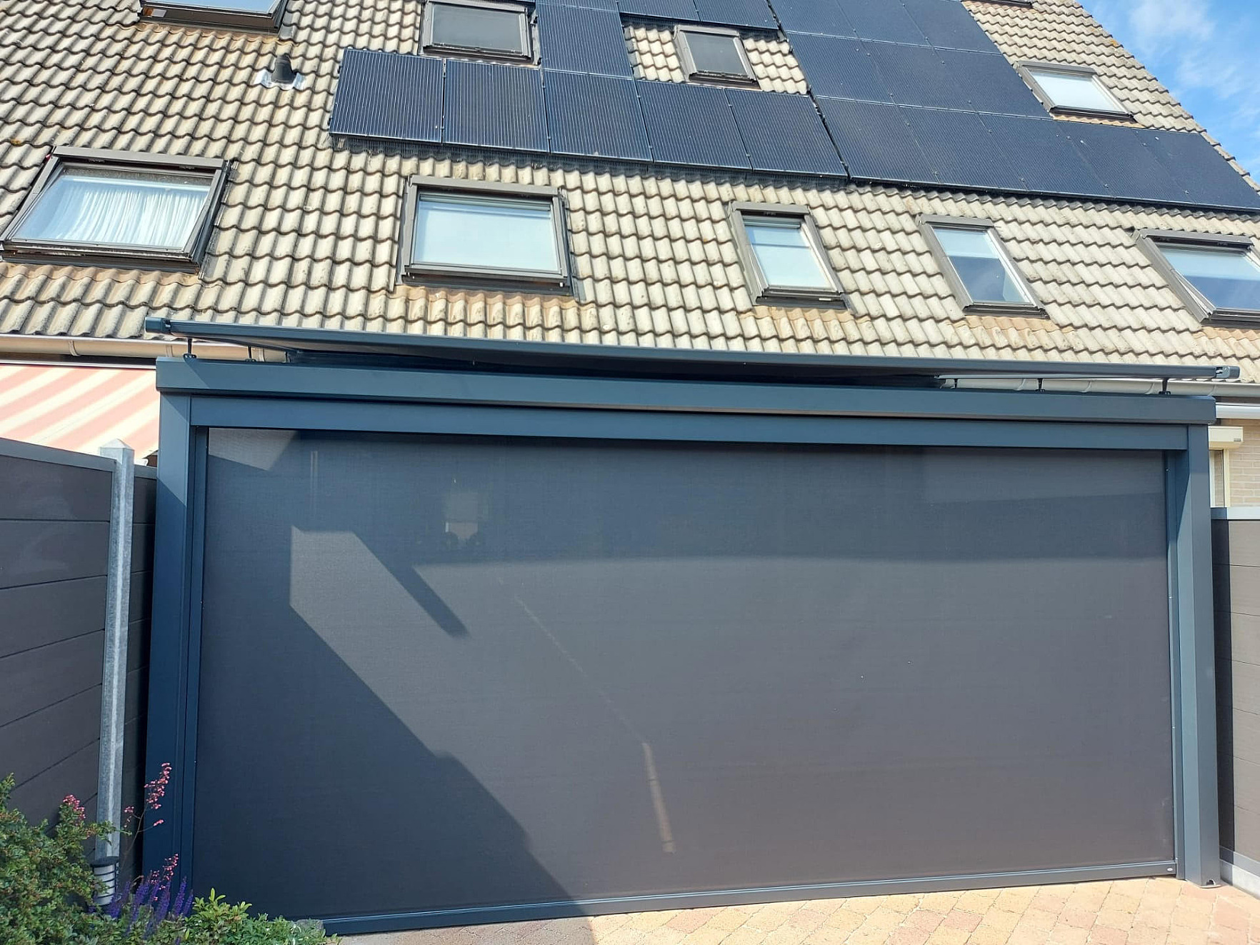V908 Ledro glas met verandazonwering en V550 L ritzscreen Bergen op Zoom NL 2