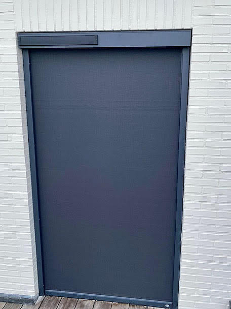 V550 X S ritzscreens met zonnepaneel Schoten 5