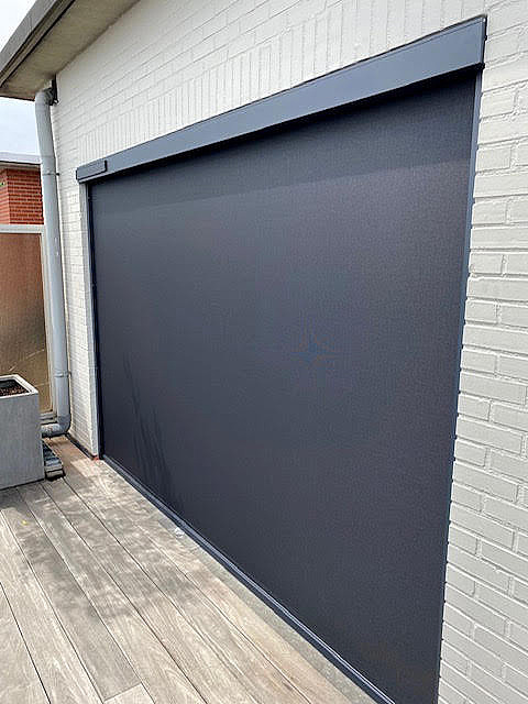 V550 X S ritzscreens met zonnepaneel Schoten 2