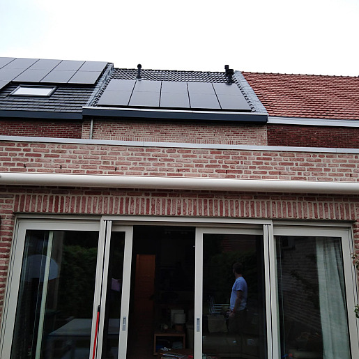 Knikarmscherm V480 Cannes met 3D windsensor - Brasschaat 