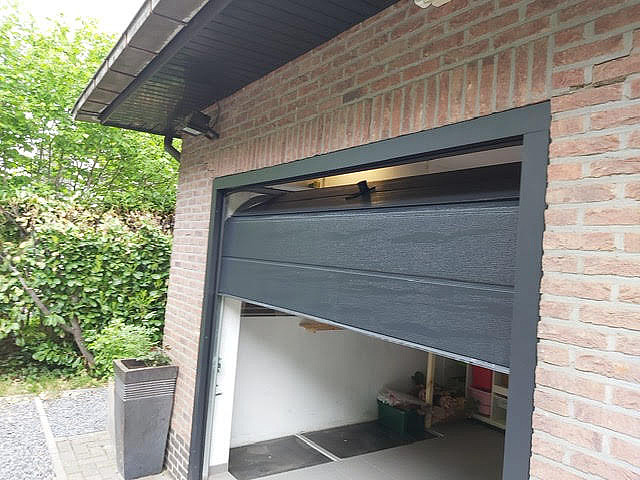 Sectionaalpoort manueel Brasschaat 3