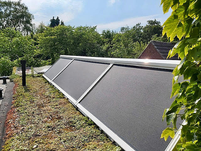 V525 screen Brasschaat 2