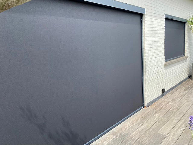 V550 X S ritzscreens met zonnepaneel Schoten