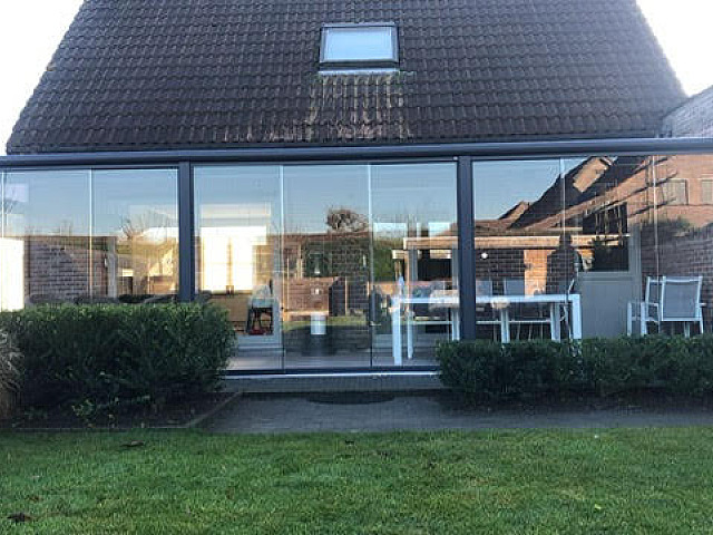 V905 iseo polycarbonaat met V764 olivera glazenschuifwanden Wuustwezel 3