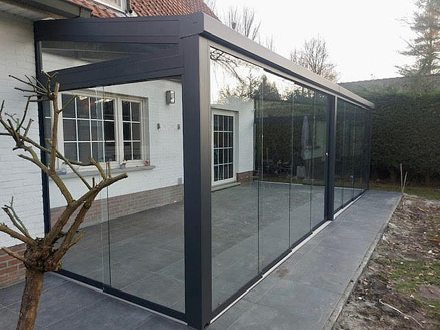 V908 Ledro overkapping met V764 olivera glaswanden Brasschaat