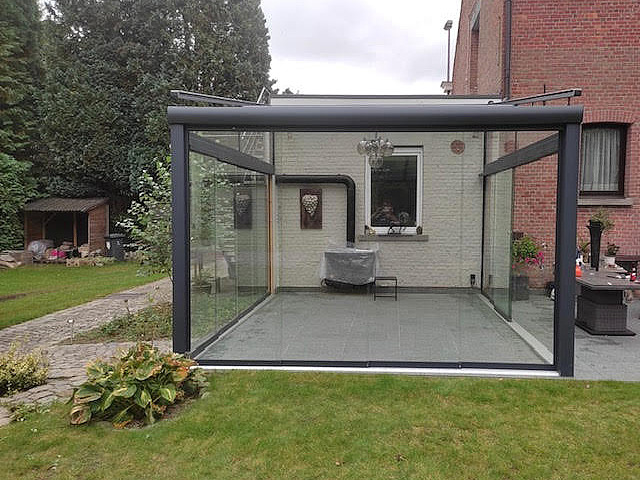 V908 Ledro terrasoverkapping met olivera glaswanden en verandazonwering Kalmthout 2