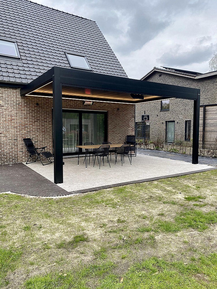 V870 Arezzo met screen en heater Brasschaat