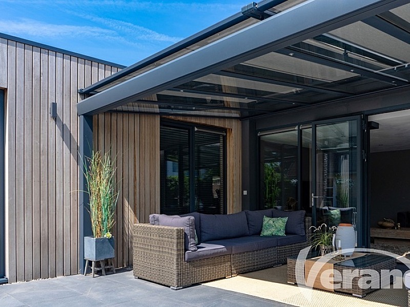 21 V920 Riva zonwering Veranda V610 Oslo VS716 sfeer - meer schaduw - elektrische bediening - stevig doek - op maat gemaakt - privacy - comfort