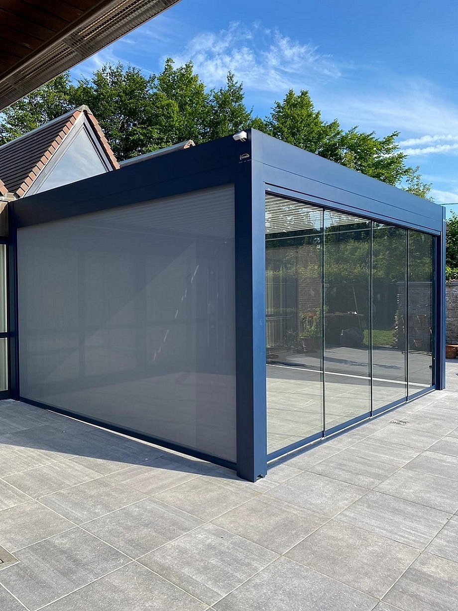 V870 Arezzo lamellendak met arezzoscreens en V762 talamanca glazenschuifwand Kontich 13
