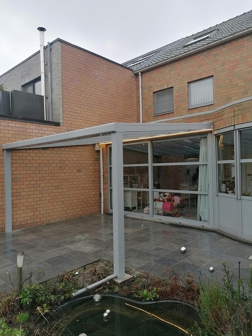 V908 Ledro terrasoverkapping met dimbaar ledstrip Brasschaat 3